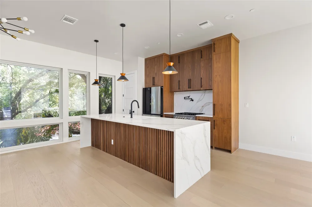 100 W Odell Street #2 Austin, TX 78752