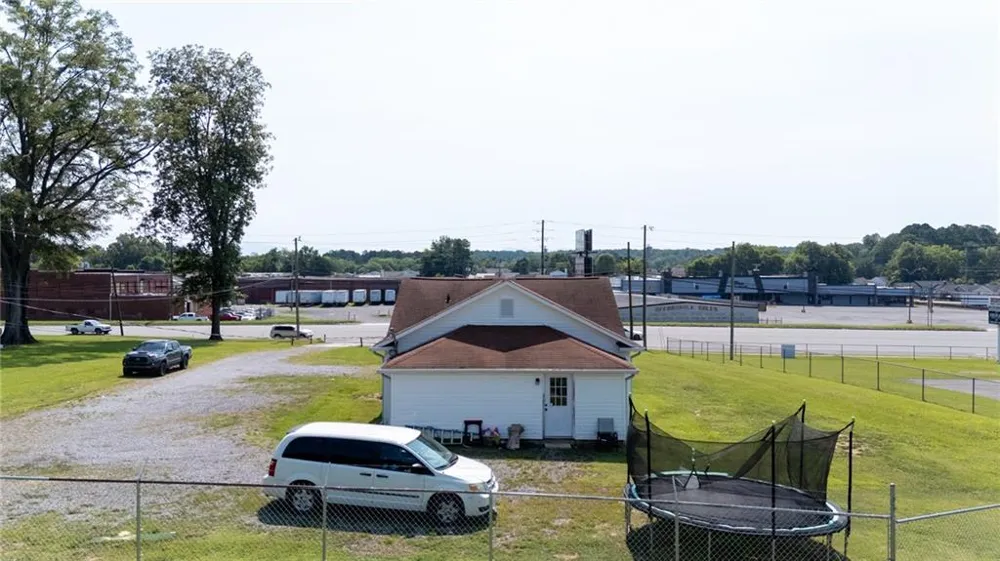 2213 Cleveland Highway Dalton, GA 30721