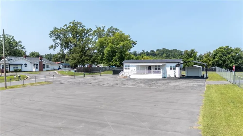 2213 Cleveland Highway Dalton, GA 30721