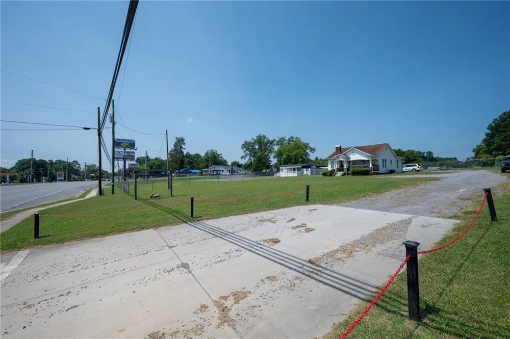2213 Cleveland Highway Dalton, GA 30721
