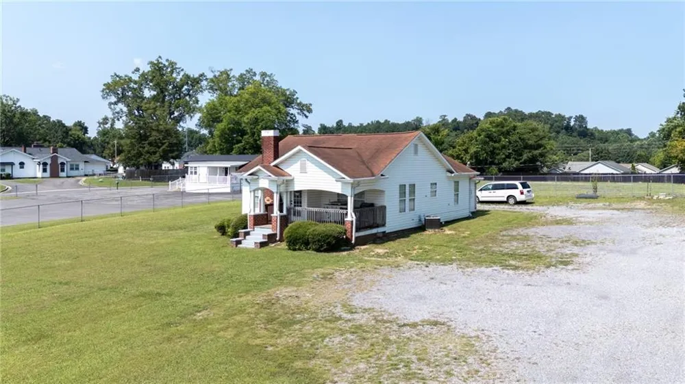 2213 Cleveland Highway Dalton, GA 30721
