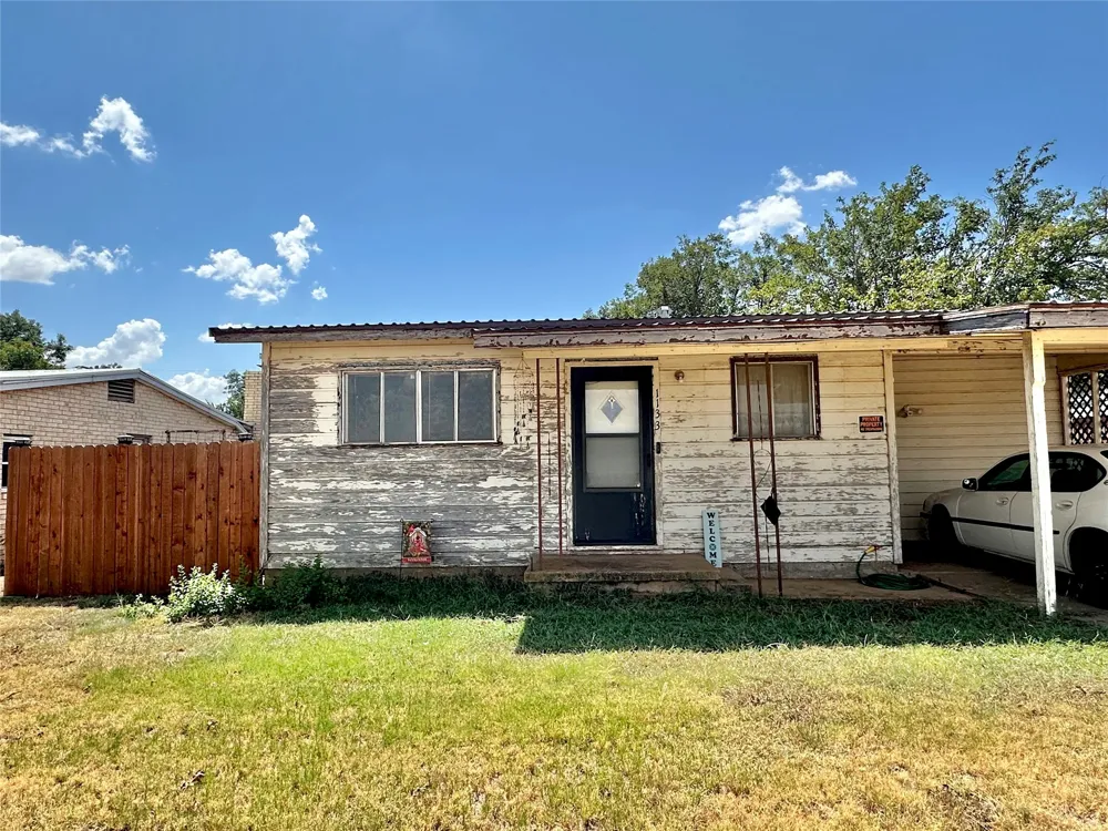 1133 W Parsonage Street Winters, TX 79567