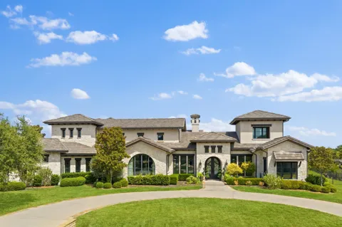914 Foxglove Trail