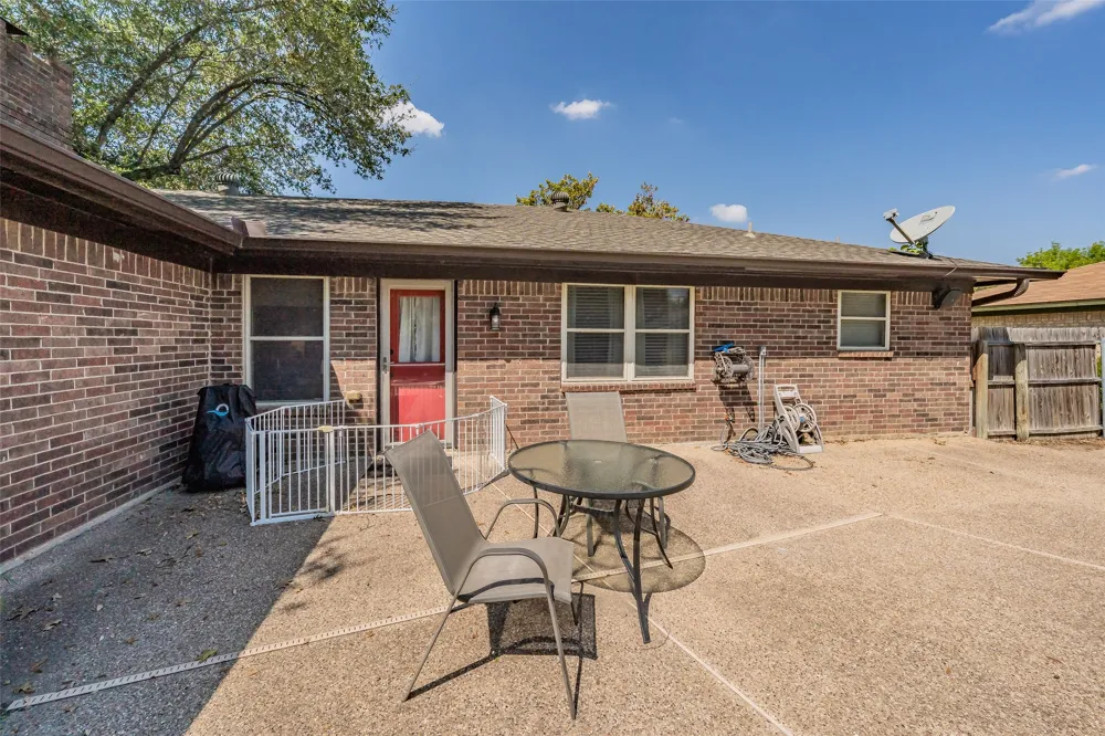 5500 Meadow Oak Street North Richland Hills, TX 76180