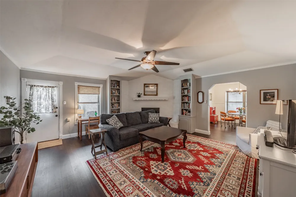 5500 Meadow Oak Street North Richland Hills, TX 76180