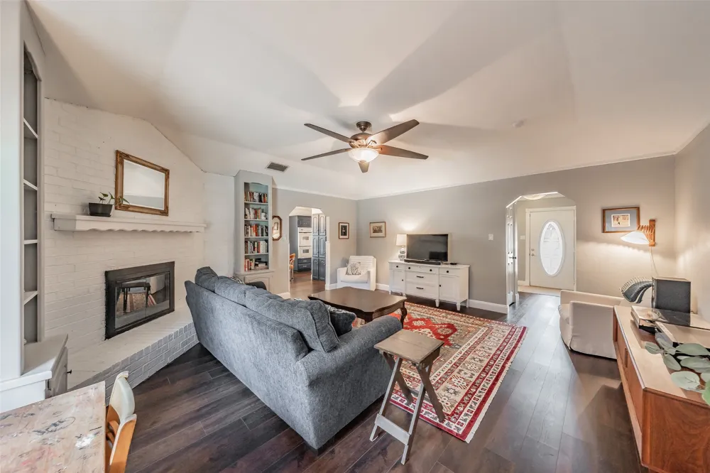 5500 Meadow Oak Street North Richland Hills, TX 76180