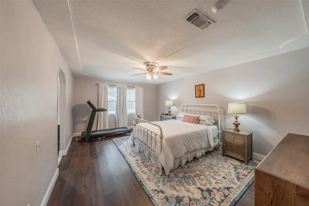 5500 Meadow Oak Street North Richland Hills, TX 76180