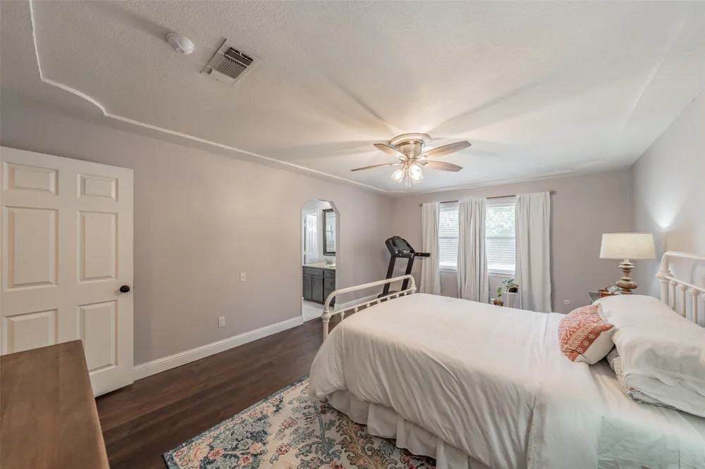5500 Meadow Oak Street North Richland Hills, TX 76180