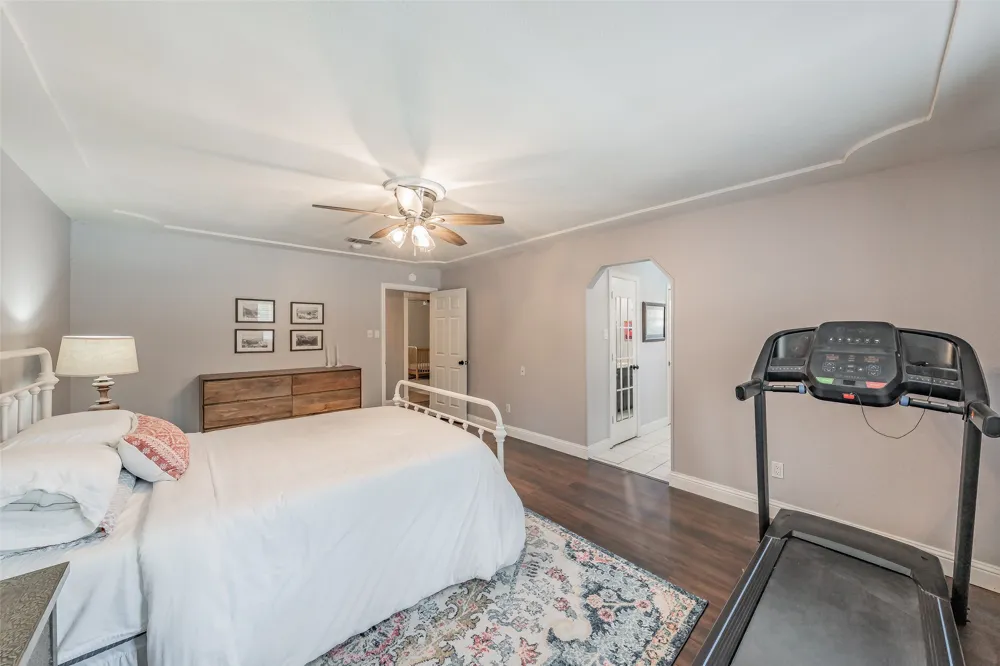 5500 Meadow Oak Street North Richland Hills, TX 76180