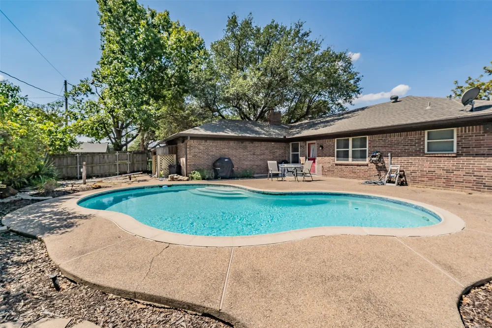 5500 Meadow Oak Street North Richland Hills, TX 76180