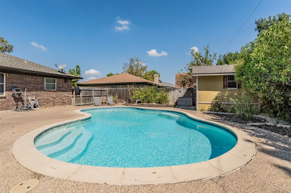 5500 Meadow Oak Street North Richland Hills, TX 76180