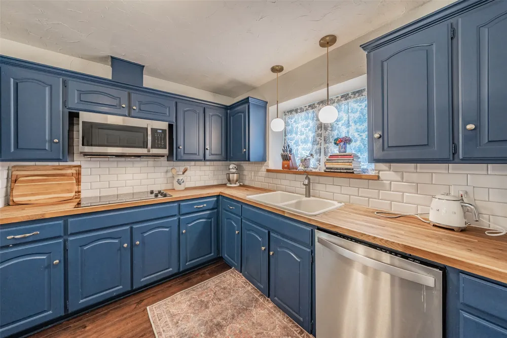 5500 Meadow Oak Street North Richland Hills, TX 76180