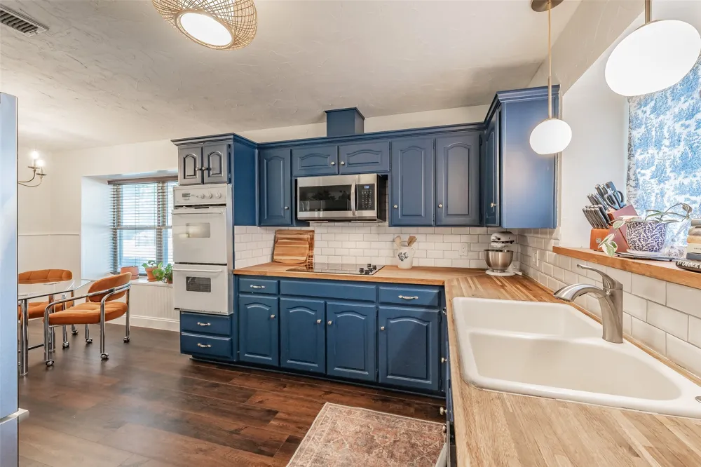 5500 Meadow Oak Street North Richland Hills, TX 76180