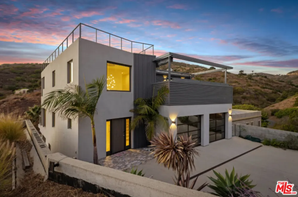 3004 Sequit Dr Malibu, CA 90265