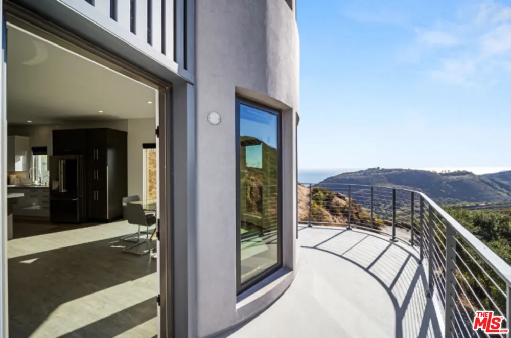 3004 Sequit Dr Malibu, CA 90265