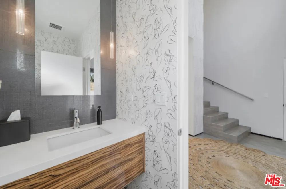 3004 Sequit Dr Malibu, CA 90265