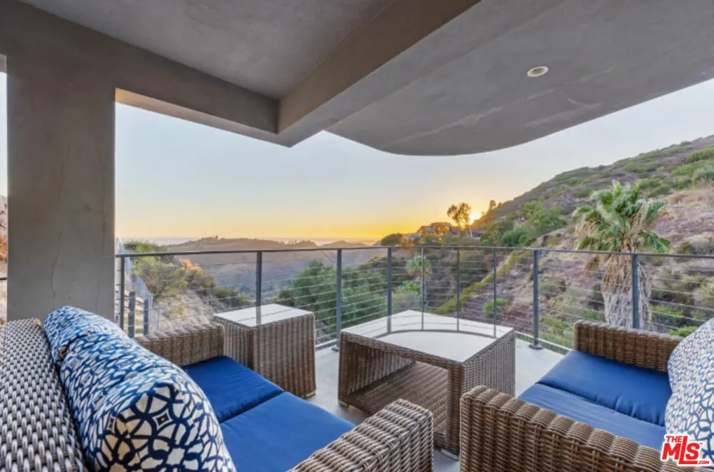 3004 Sequit Dr Malibu, CA 90265