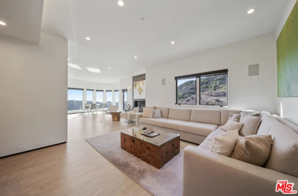 3004 Sequit Dr Malibu, CA 90265