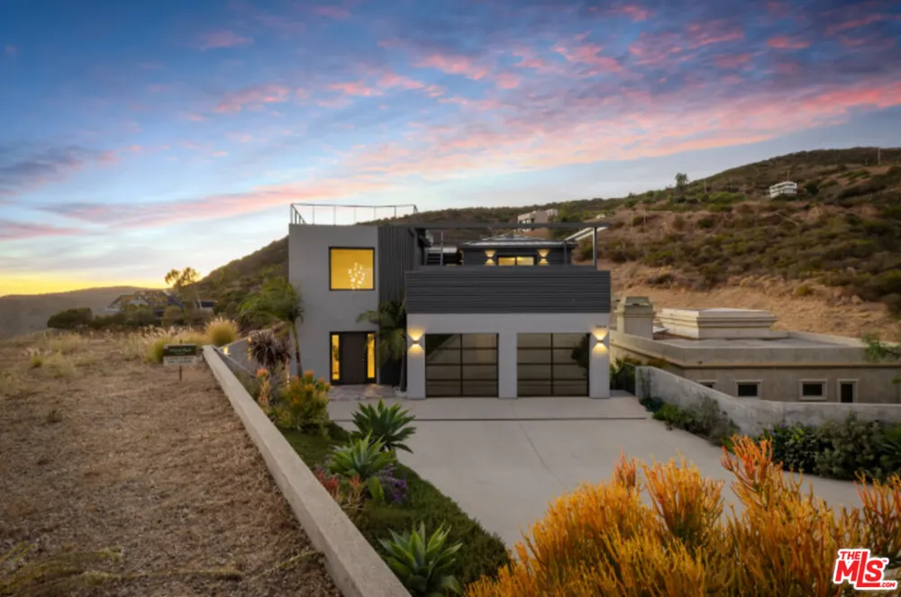 3004 Sequit Dr Malibu, CA 90265
