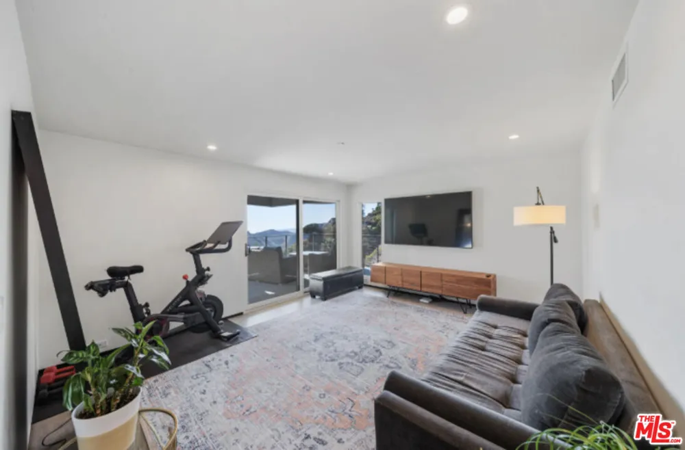 3004 Sequit Dr Malibu, CA 90265