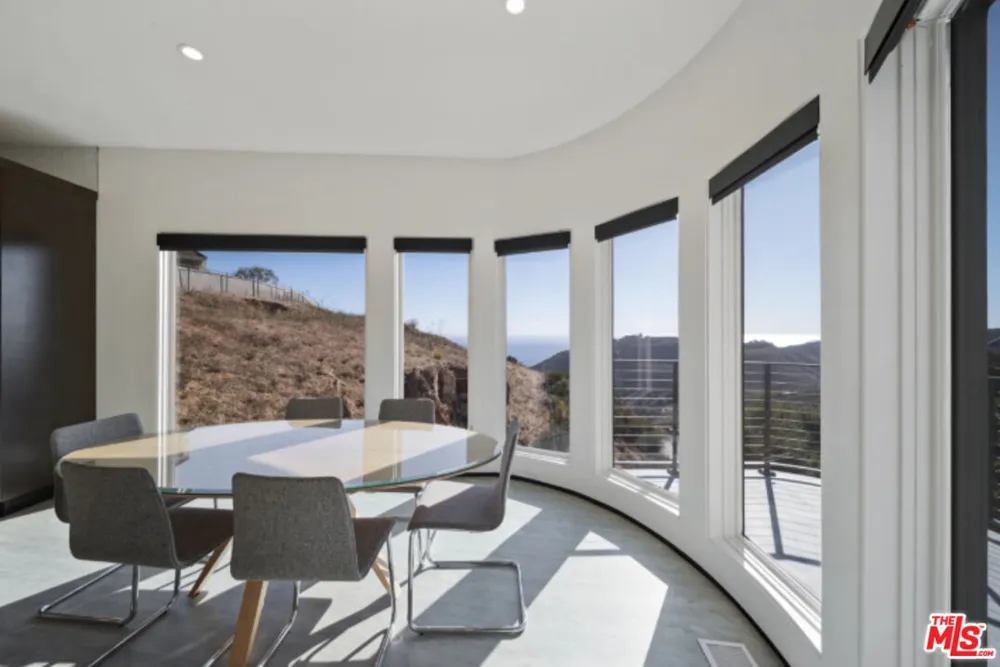 3004 Sequit Dr Malibu, CA 90265