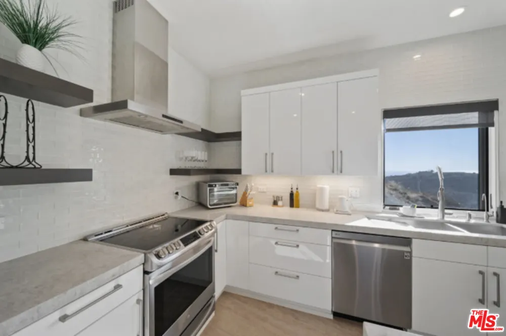 3004 Sequit Dr Malibu, CA 90265