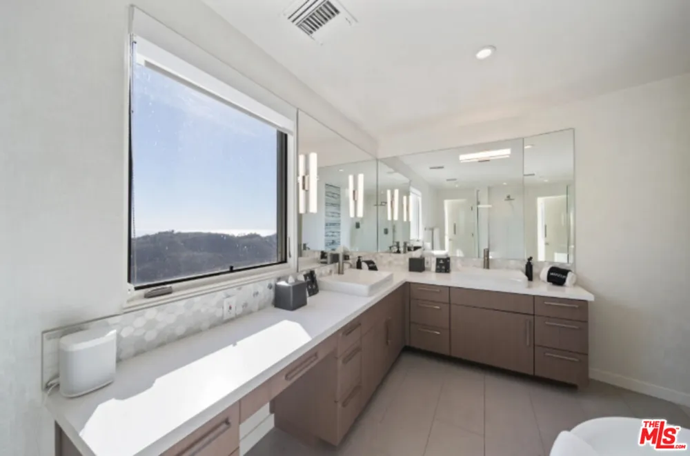 3004 Sequit Dr Malibu, CA 90265