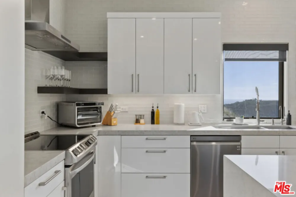 3004 Sequit Dr Malibu, CA 90265