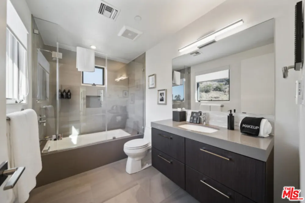 3004 Sequit Dr Malibu, CA 90265