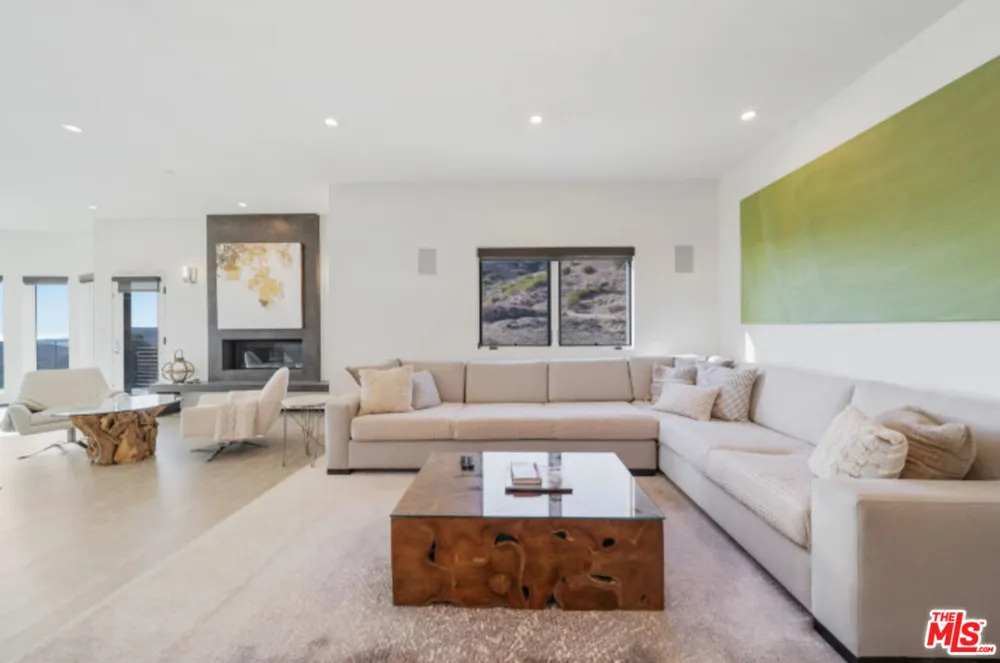 3004 Sequit Dr Malibu, CA 90265