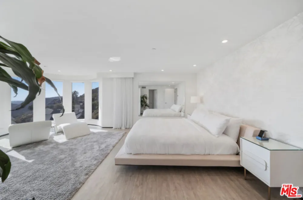 3004 Sequit Dr Malibu, CA 90265