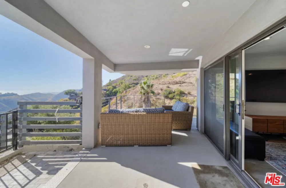3004 Sequit Dr Malibu, CA 90265