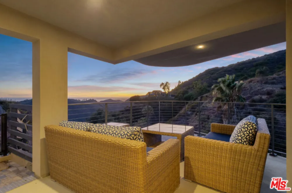 3004 Sequit Dr Malibu, CA 90265