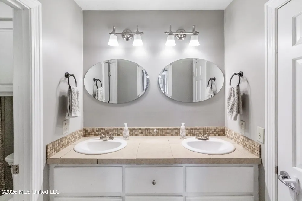 103 Lakeside Drive Brandon, MS 39047