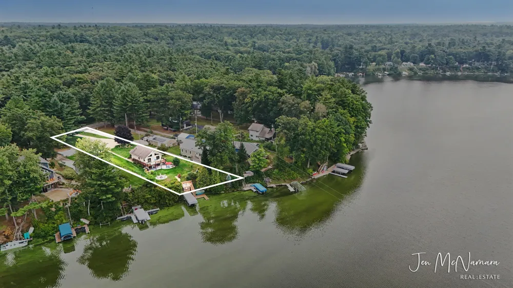 5919 S Croton Hardy Drive Newaygo, MI 49337