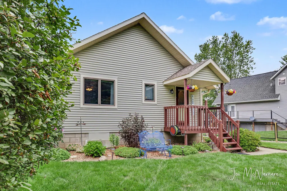 5919 S Croton Hardy Drive Newaygo, MI 49337