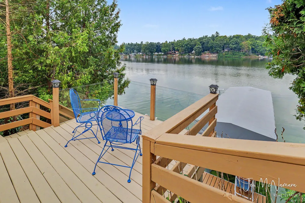 5919 S Croton Hardy Drive Newaygo, MI 49337