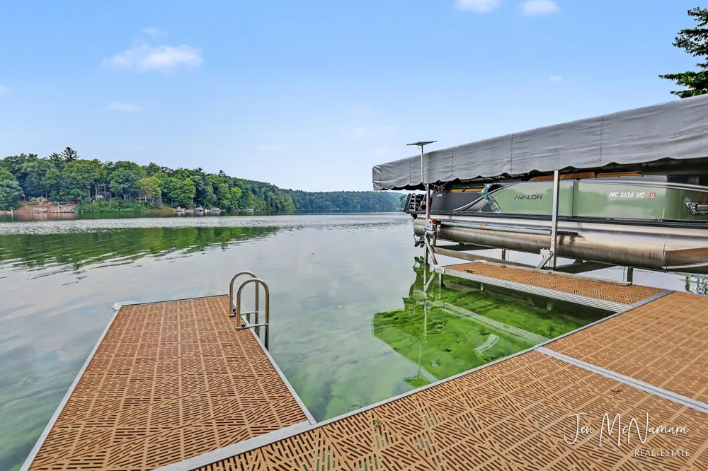 5919 S Croton Hardy Drive Newaygo, MI 49337