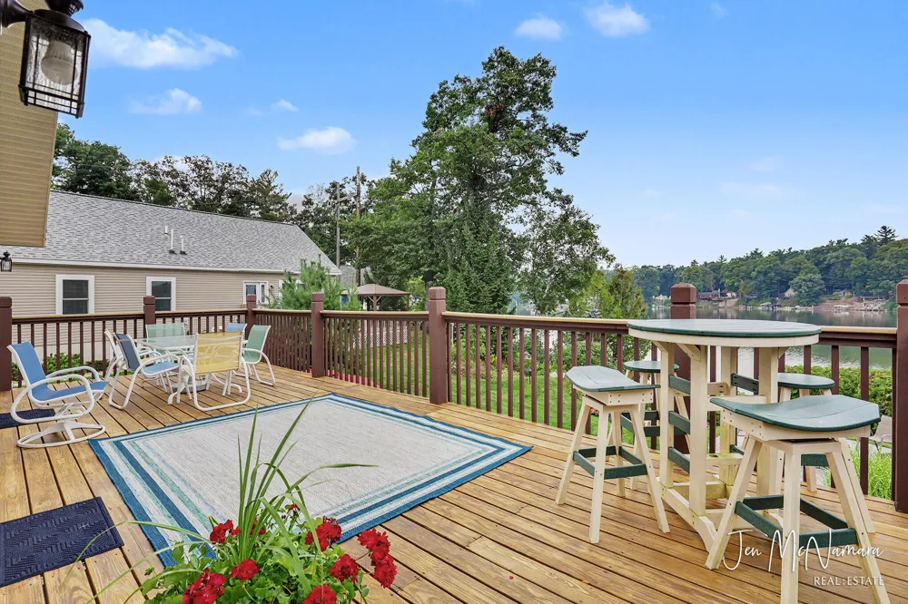 5919 S Croton Hardy Drive Newaygo, MI 49337