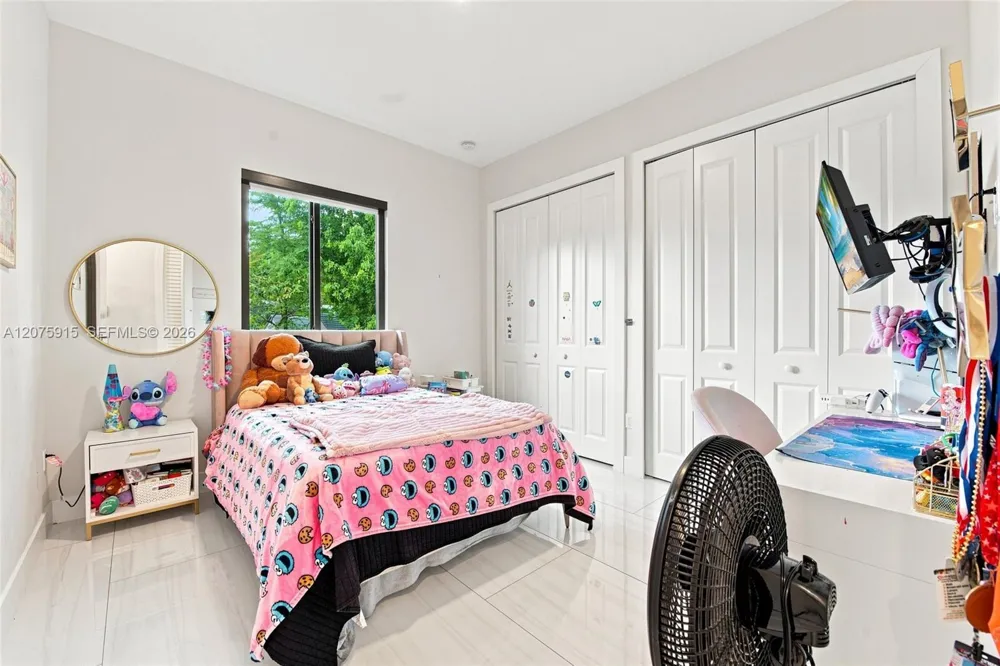 9450 SW 35th St Miami, FL 33165