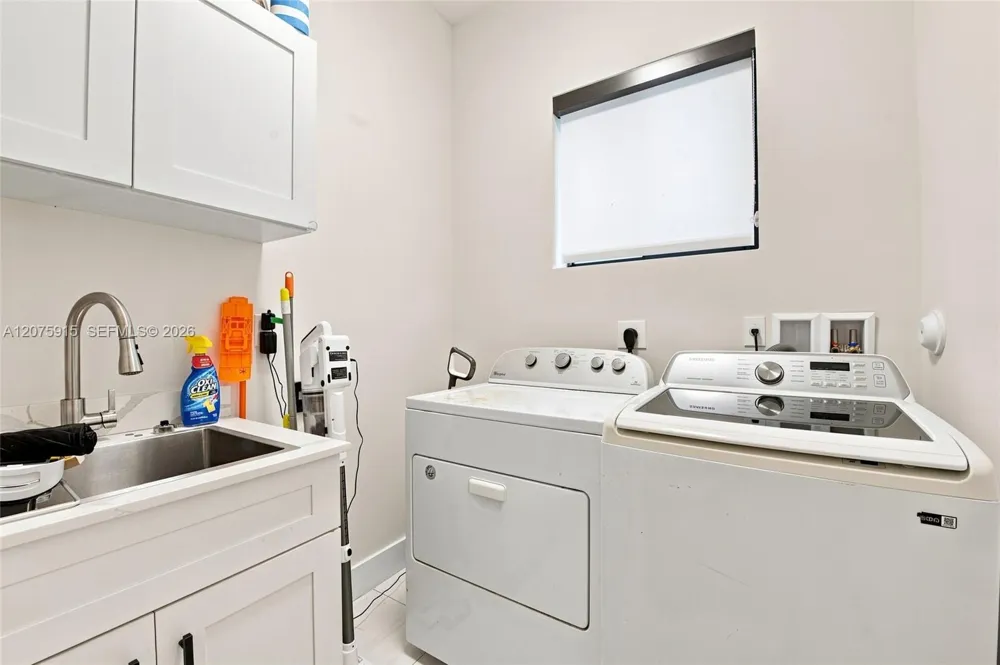 9450 SW 35th St Miami, FL 33165