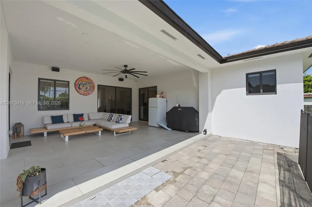 9450 SW 35th St Miami, FL 33165