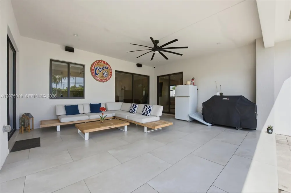 9450 SW 35th St Miami, FL 33165