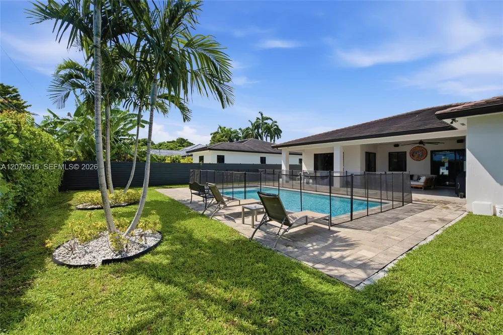 9450 SW 35th St Miami, FL 33165