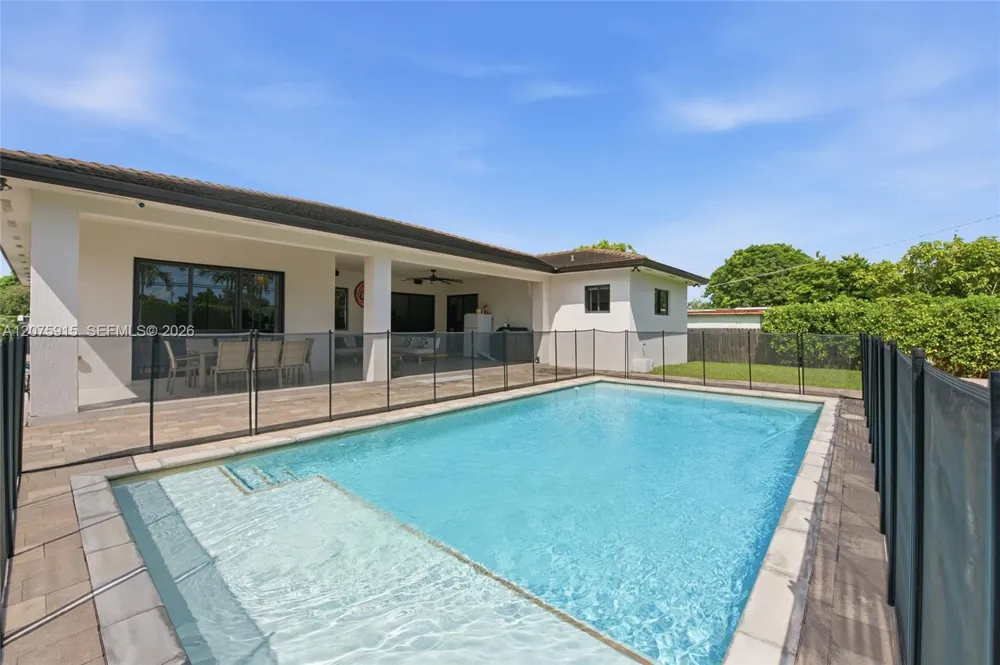 9450 SW 35th St Miami, FL 33165