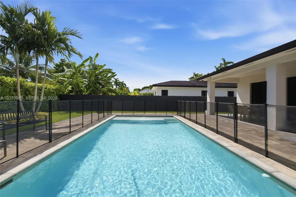 9450 SW 35th St Miami, FL 33165
