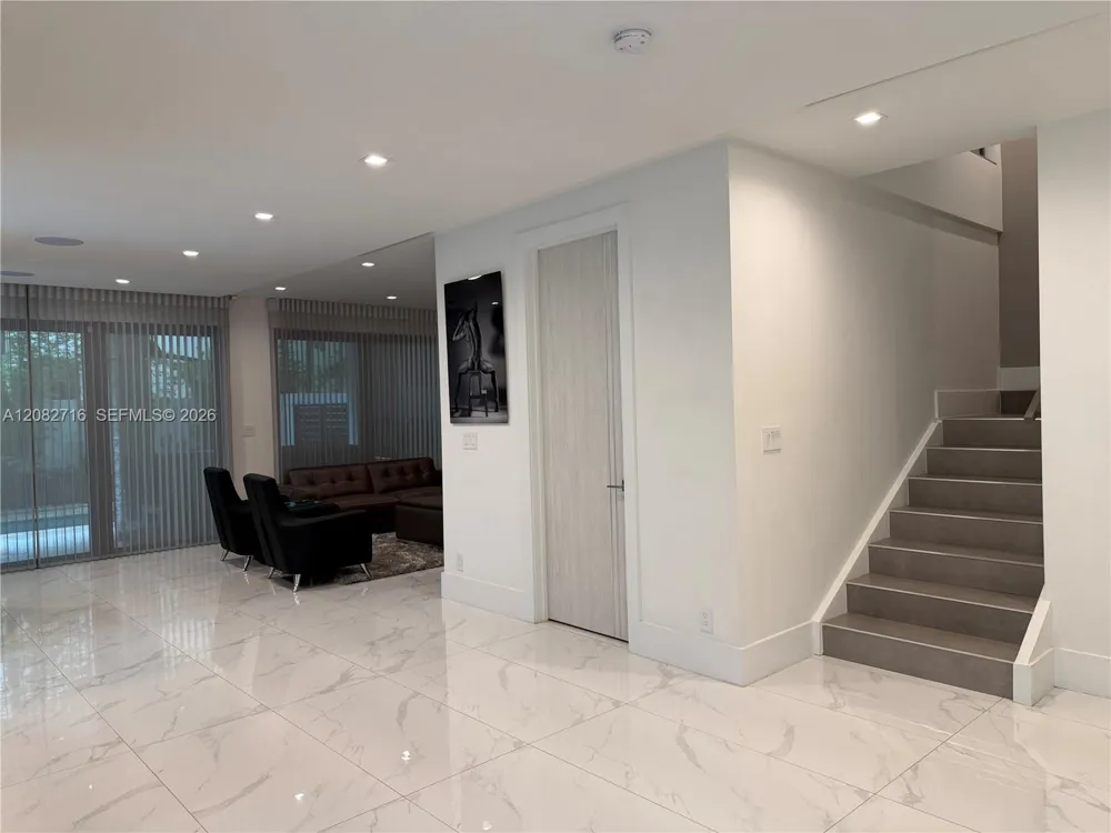 106 NE 16th Ter #106 Fort Lauderdale, FL 33301