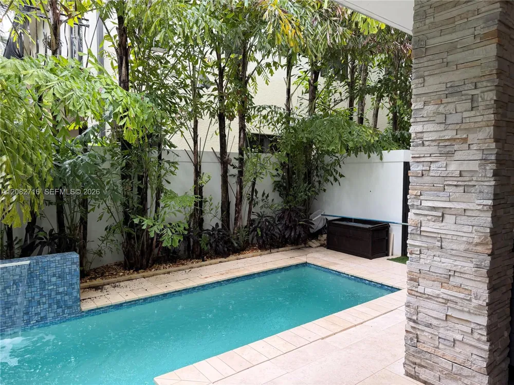 106 NE 16th Ter #106 Fort Lauderdale, FL 33301