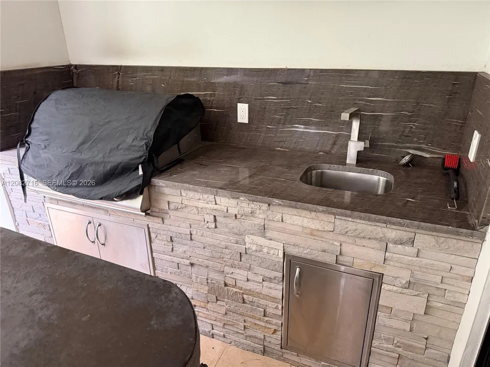 106 NE 16th Ter #106 Fort Lauderdale, FL 33301