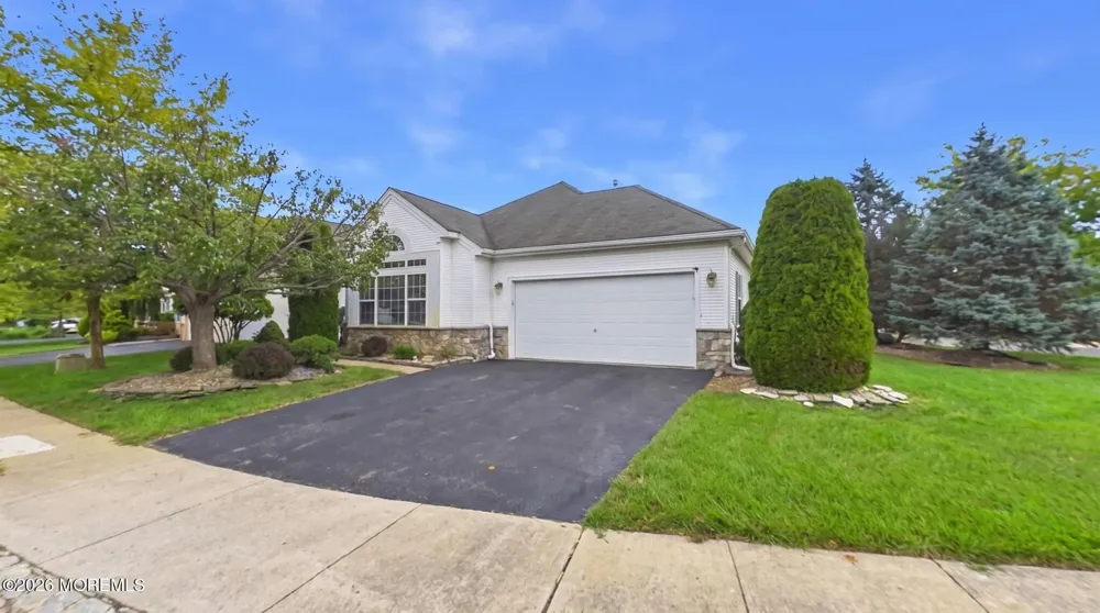 2 Daniell Court Manchester, NJ 08759